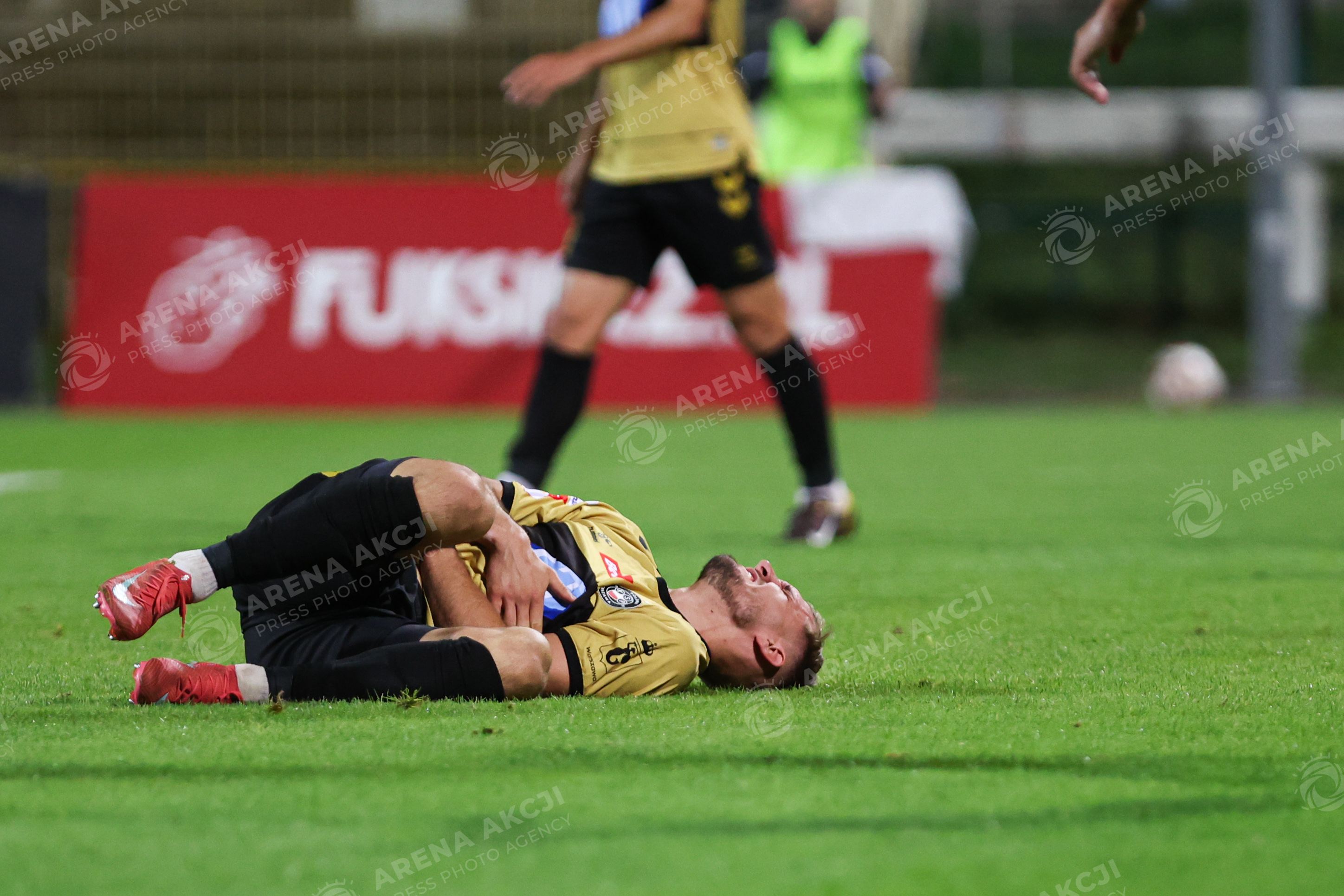 Photo cmnkcu7y103kb966d96vy0n15