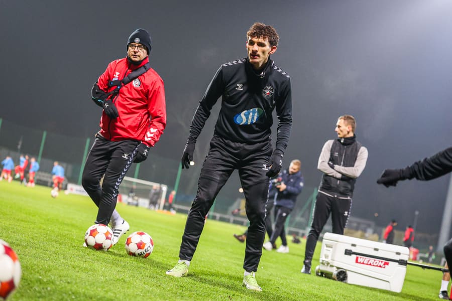 Football. Betclic I Liga. Polonia Warszawa - Pogon Siedlce. 29.11.2025