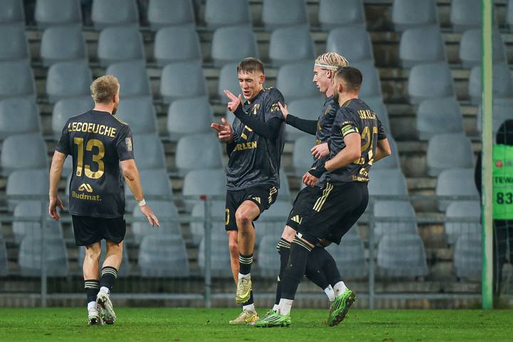 Football. PKO BP Ekstraklasa. Korona Kielce - Wisla Plock. 08.12.2025