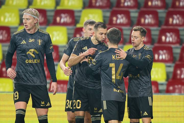 Football. PKO BP Ekstraklasa. Korona Kielce - Wisla Plock. 08.12.2025