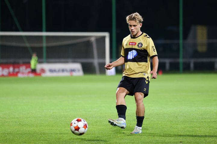 Football. Betclic 1 Liga. Polonia Warszawa - Puszcza Niepolomice. 20.09.2025