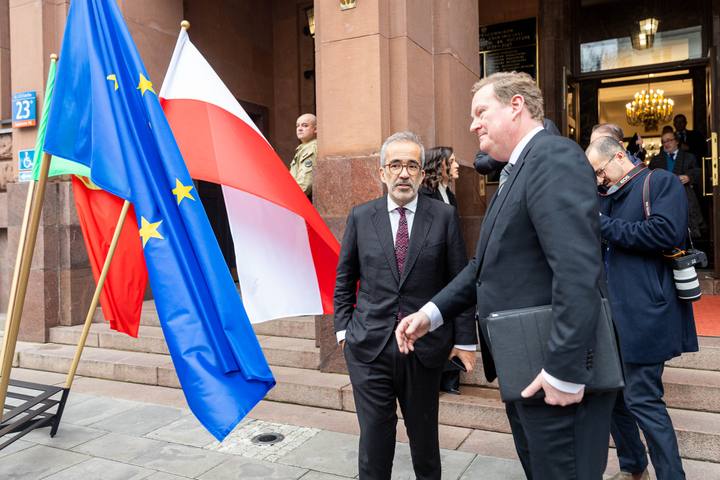 Ministry of Foreign Affairs. Press Statements on Ukraine and Trade. 19.12.2025