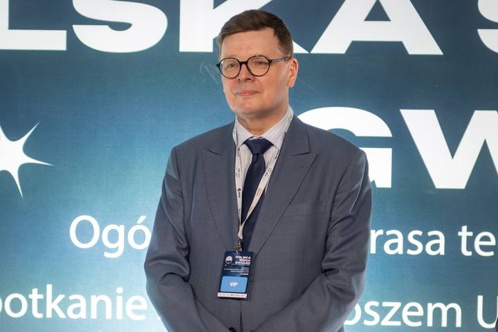 Slawosz Uznanski Wisniewski. IGNIS - Poland Reaches for the Stars. 16.12.2025