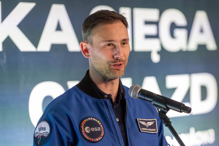 Slawosz Uznanski Wisniewski. IGNIS - Poland Reaches for the Stars. 16.12.2025