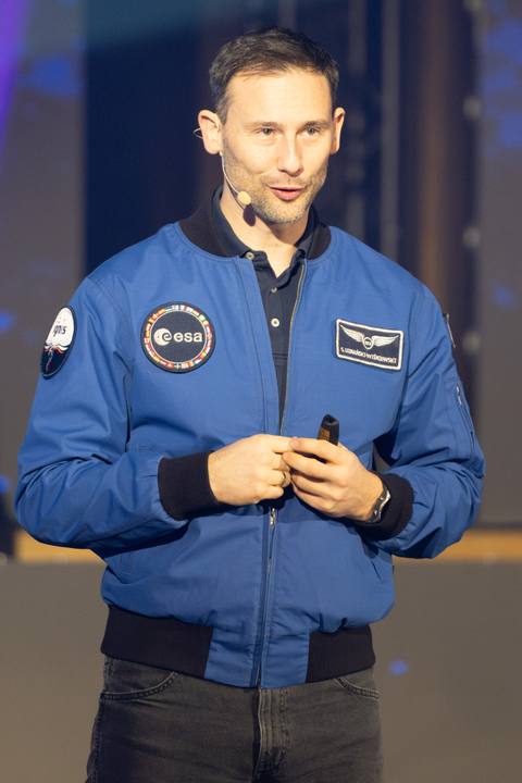 Slawosz Uznanski Wisniewski. IGNIS - Poland Reaches for the Stars. 16.12.2025