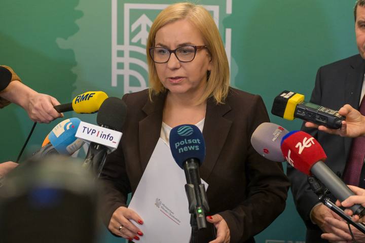 Minister of Climate and Environment. Clean Air Program. Press Conference. 15.12.2025