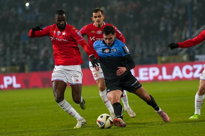 Football. STS Puchar Polski. Zawisza Bydgoszcz - Wisla Krakow. 04.12.2025