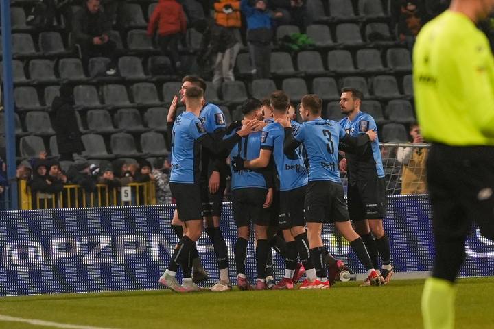 Football. STS Puchar Polski. Zawisza Bydgoszcz - Wisla Krakow. 04.12.2025