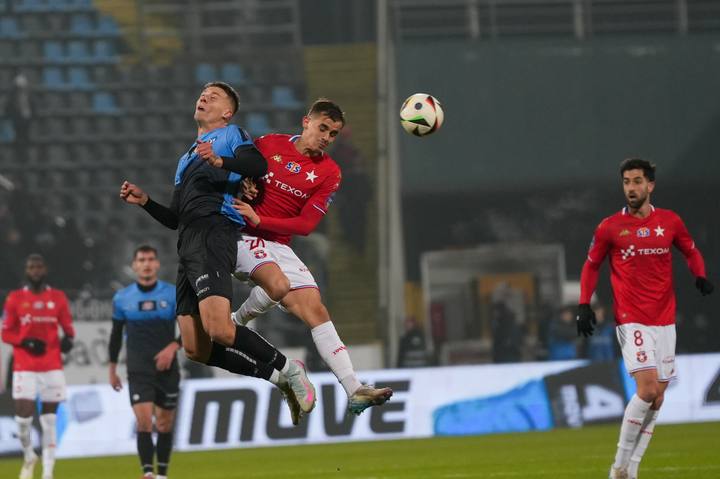 Football. STS Puchar Polski. Zawisza Bydgoszcz - Wisla Krakow. 04.12.2025