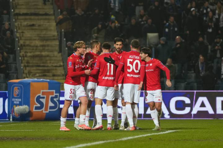 Football. STS Puchar Polski. Zawisza Bydgoszcz - Wisla Krakow. 04.12.2025