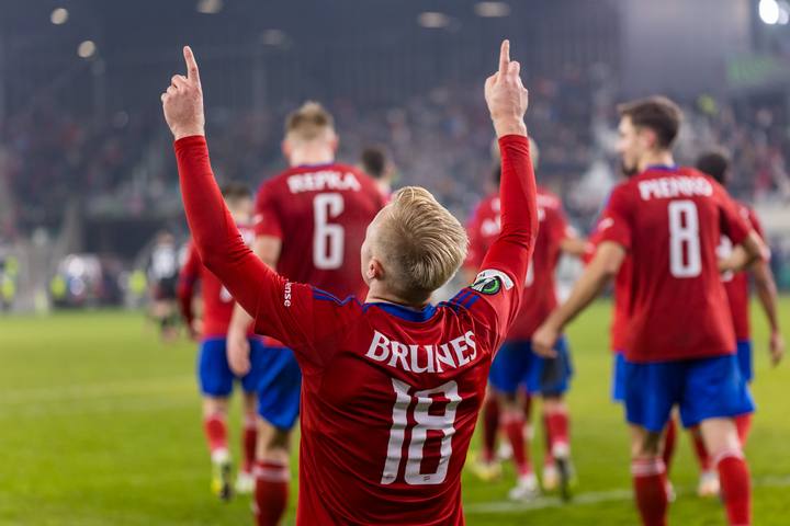 Football. UEFA Conference League. Rakow Czestochowa - Zrinjski Mostar. 11.12.2025