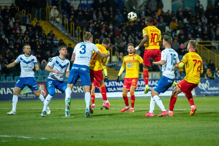 Football. PKO BP Ekstraklasa. Stal Mielec - Jagiellonia Bialystok. 07.02.2025