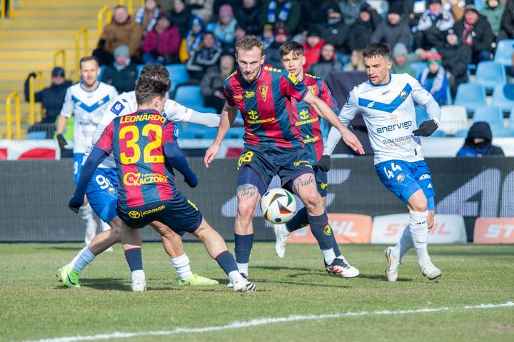 Football. PKO BP Ekstraklasa. Stal Mielec - Pogon Szczecin. 16.02.2025
