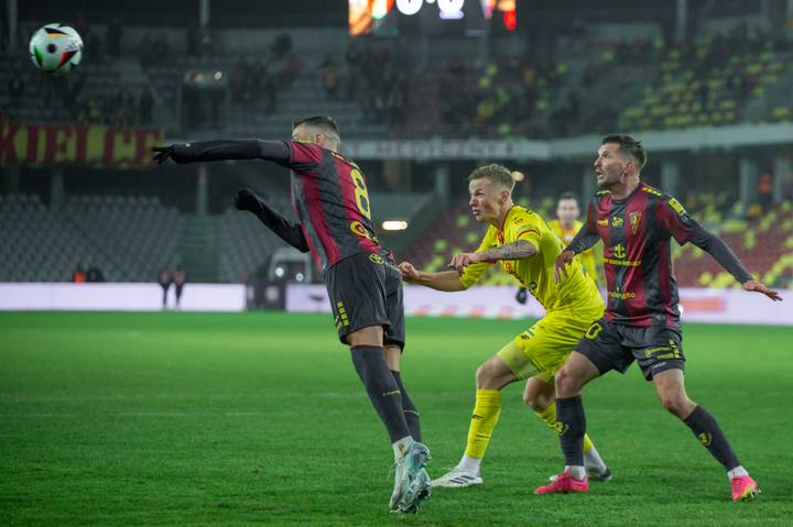 Football. PKO BP Ekstraklasa. Korona Kielce - Pogon Szczecin. 09.12.2024