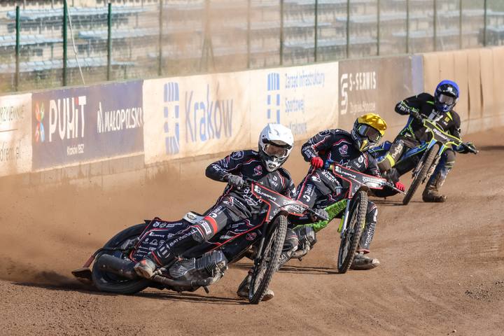 Speedway. Krajowa Liga Zuzlowa. Speedway Krakow - Ultrapur Start Gniezno. 06.07.2025