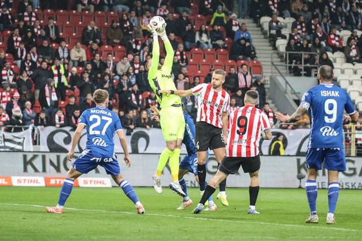 Football. PKO BP Ekstraklasa. Cracovia - Lech Poznan. 07.12.2025