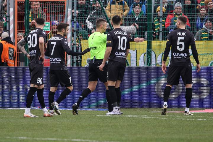 Football. PKO BP Ekstraklasa. Puszcza Niepolomice - Piast Gliwice. 16.03.2025