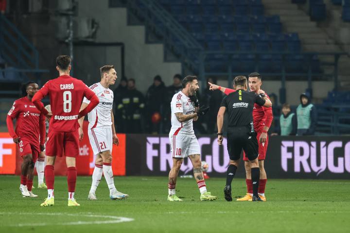 Football. Betclic 1. Liga. Wisla Krakow - LKS Lodz. 30.11.2024