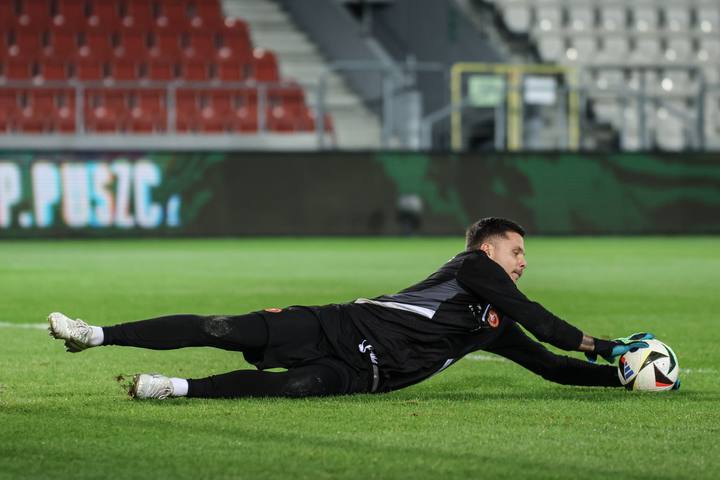 Football. PKO BP Ekstraklasa. Puszcza Niepolomice - Widzew Lodz. 25.11.2024