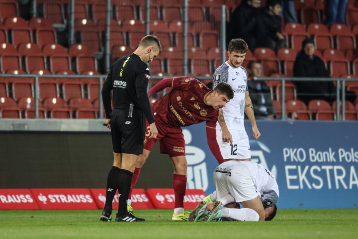 Football. PKO BP Ekstraklasa. Puszcza Niepolomice - Widzew Lodz. 25.11.2024