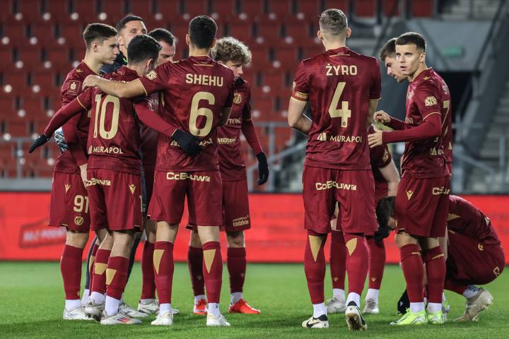 Football. PKO BP Ekstraklasa. Puszcza Niepolomice - Widzew Lodz. 25.11.2024
