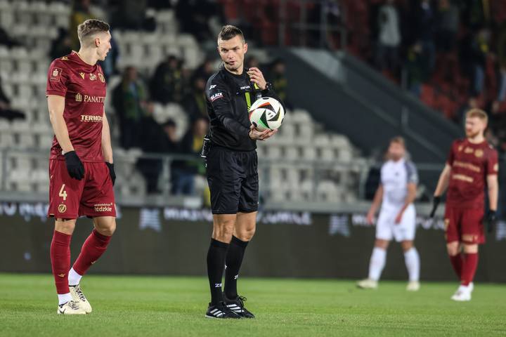 Football. PKO BP Ekstraklasa. Puszcza Niepolomice - Widzew Lodz. 25.11.2024