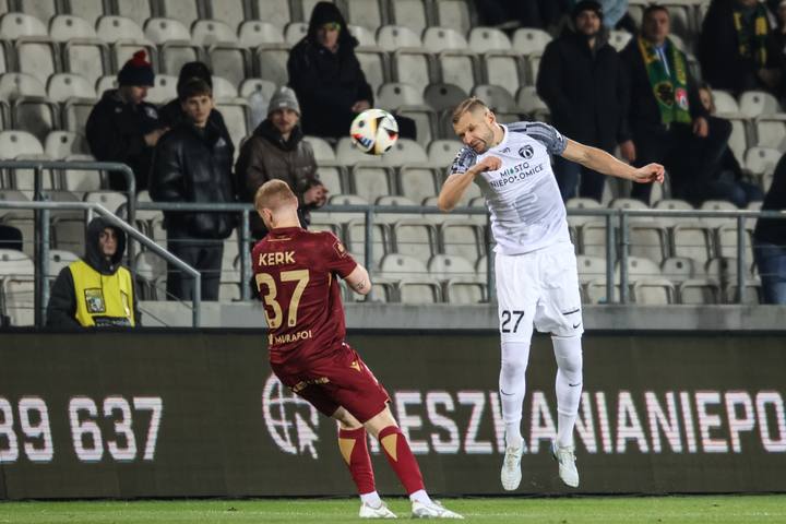 Football. PKO BP Ekstraklasa. Puszcza Niepolomice - Widzew Lodz. 25.11.2024