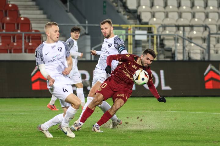 Football. PKO BP Ekstraklasa. Puszcza Niepolomice - Widzew Lodz. 25.11.2024