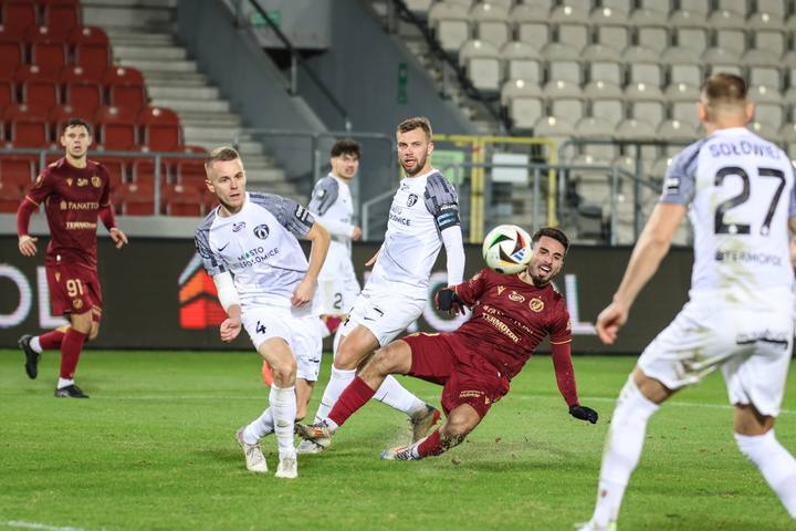 Football. PKO BP Ekstraklasa. Puszcza Niepolomice - Widzew Lodz. 25.11.2024