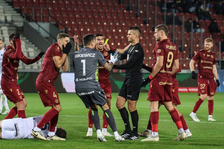 Football. PKO BP Ekstraklasa. Puszcza Niepolomice - Widzew Lodz. 25.11.2024