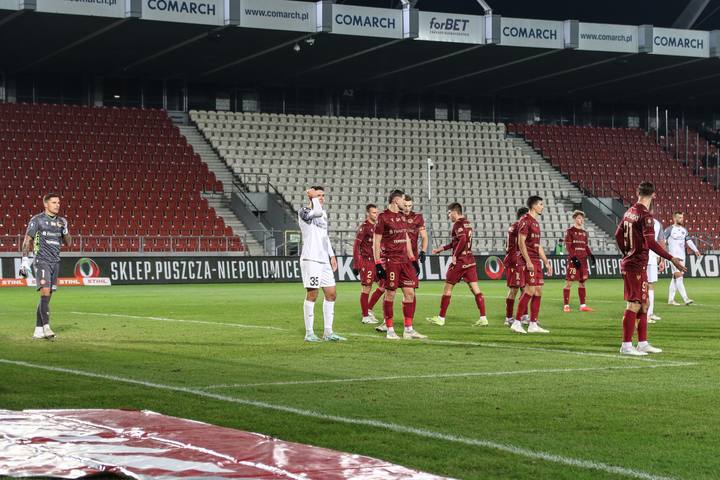 Football. PKO BP Ekstraklasa. Puszcza Niepolomice - Widzew Lodz. 25.11.2024