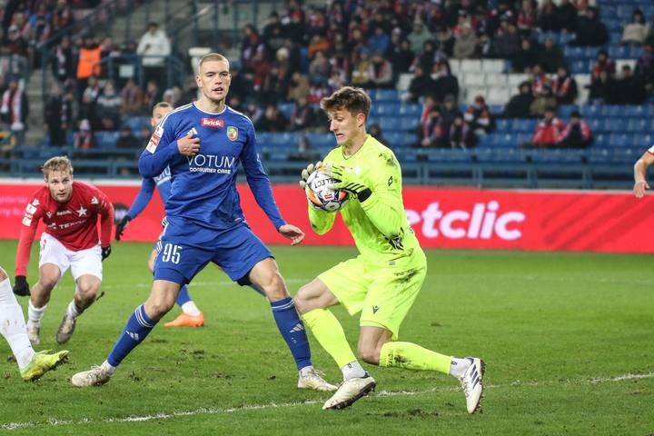 Football. Betclic 1. Liga. Wisla Krakow - LKS Lodz. 30.11.2024