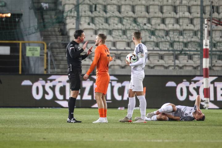Football. PKO BP Ekstraklasa. Puszcza Niepolomice - Zaglebie Lubin. 10.02.2025