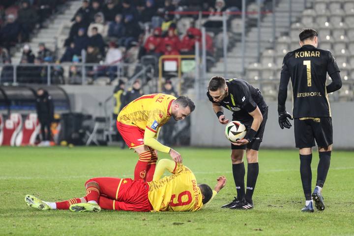 Football. PKO BP Ekstraklasa. Puszcza Niepolomice - Jagiellonia Bialystok. 08.12.2024