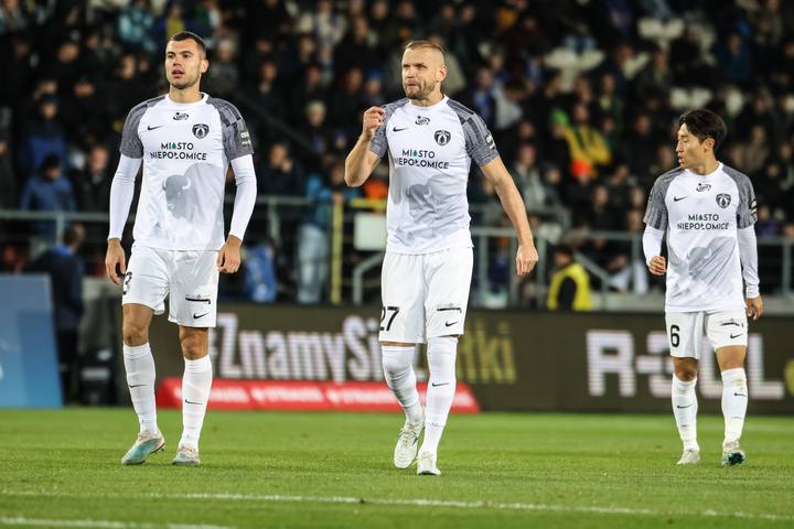 Football. PKO BP Ekstraklasa. Puszcza Niepolomice - Lech Poznan. 02.11.2024