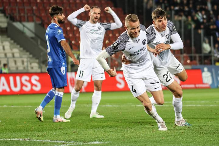 Football. PKO BP Ekstraklasa. Puszcza Niepolomice - Lech Poznan. 02.11.2024