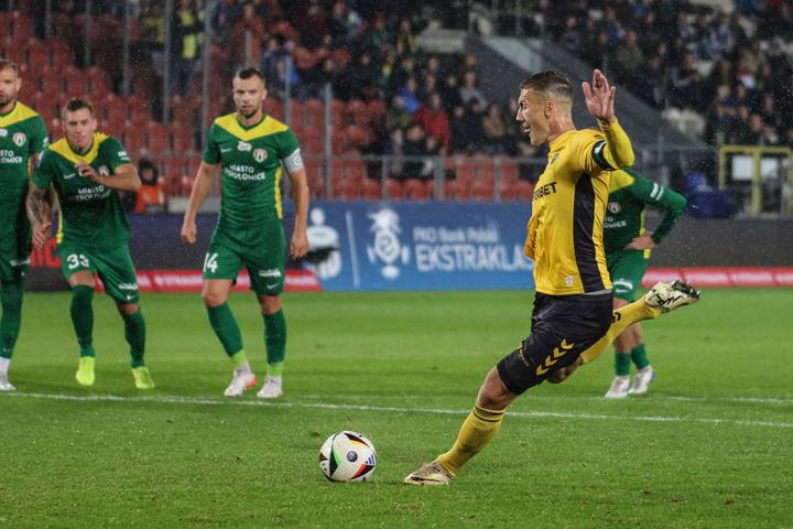 Football. PKO BP Ekstraklasa. Puszcza Niepolomice - GKS Katowice. 04.10.2024