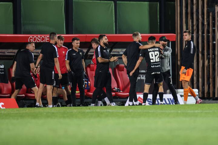 Pilka Nozna. Betclic 1 Liga. Puszcza Niepolomice - GKS Tychy. 21.08.2025