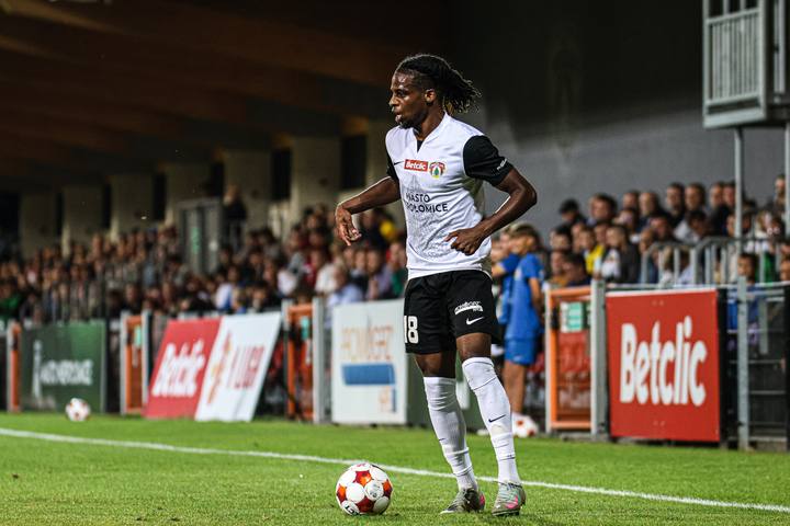 Pilka Nozna. Betclic 1 Liga. Puszcza Niepolomice - GKS Tychy. 21.08.2025